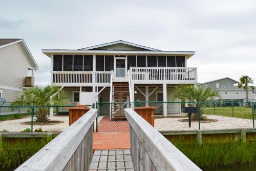 Holden Beach Casa | The Pour House