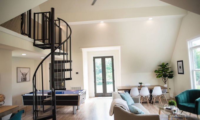 Murfreesboro Casa | "The Primm Loft" Private, Spacious, Clean & New
