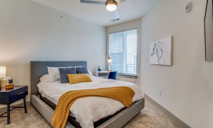 Addison Apartamento | The Prolific Chateau (NEW LISTING)