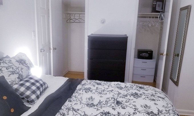 Linden Casa | THE PROPERTY IS LOCATED IN A QUIET AREA, NEAR TO NEWARK AIRPORT & FEW MALLS.