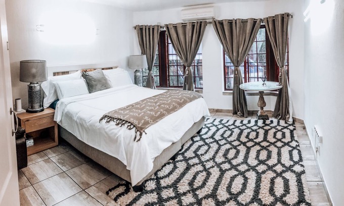 Faerie Glen Casa | The property is thatched roof house with a homely feeling, home away from home.