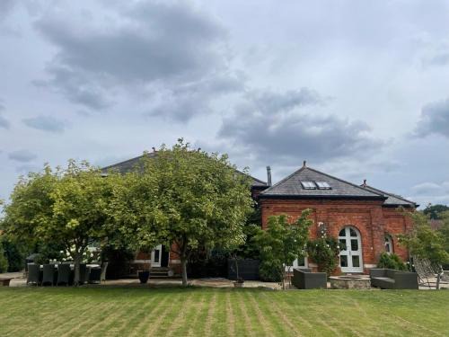 Moffat Villa | The Pump House
