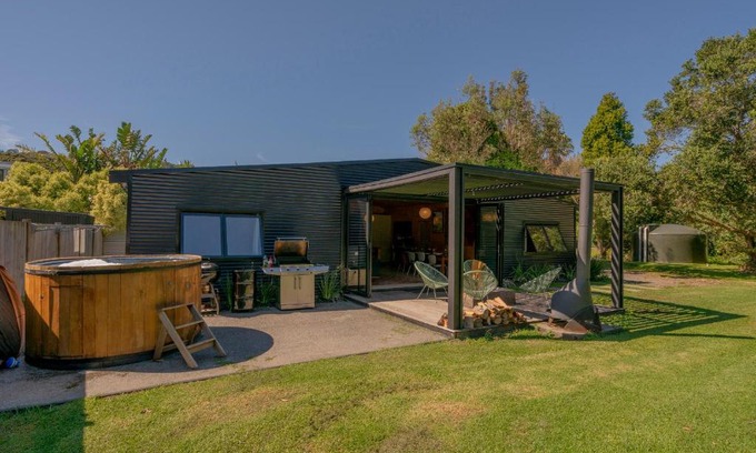 Kuaotunu Casa | The Pumpkin Shed - Kuaotunu Holiday Home