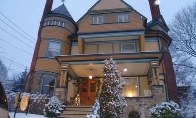 Bellefonte Cama Y Desayuno | The Queen, A Victorian Bed & Breakfast