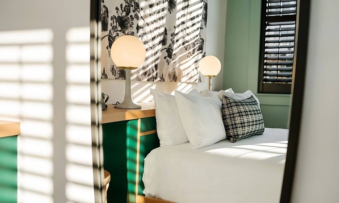 Buckman Neighborhood Apartamento | The Queen at Hotel Grand Stark