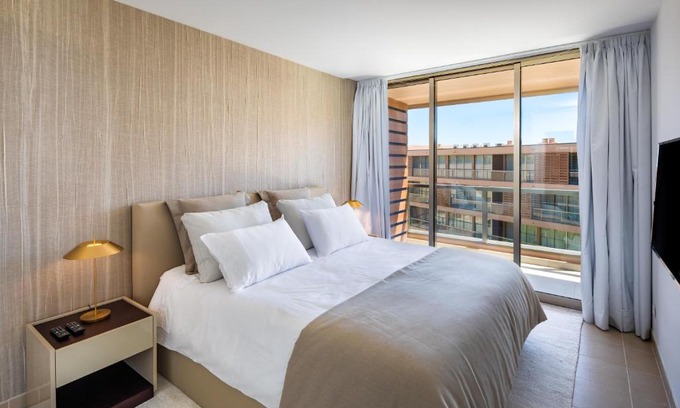 Salgados Apartamento | the Quest - Luxury Beach Apartment