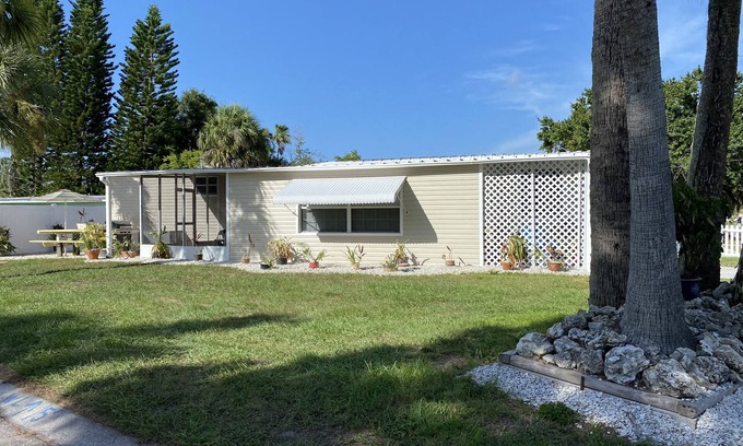 Tarpon Springs Casa | The Quiet Corner