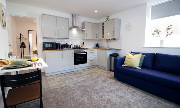 Caerau Apartamento | ◑One bed Apt◑Close to city◑Sleeps4◑Parking◑Wifi◑