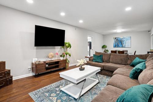 Collier Heights Casa | The Ranch on 703