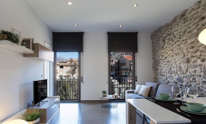 Ripoll Apartamento | El Raval de Ripoll, Apartamento moderno con vistas al río y a la muralla