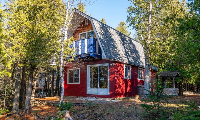 Northern Bruce Peninsula Cabaña | The Red Barn - Rustic lakefront cottage near Tobermory with sunset views and cozy charm.