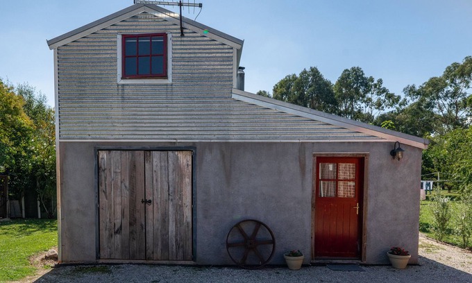 Mansfield Cabaña | The Red Door - Centre of Mansfield