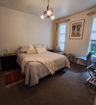 Invercargill Casa | The Red Gate
