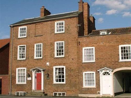 Grantham Casa | The Red House