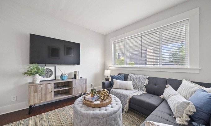Central Tacoma Casa | Hermosa casa en el corazón de 6th Ave, 5 minutos de UPS- UW - Ruston