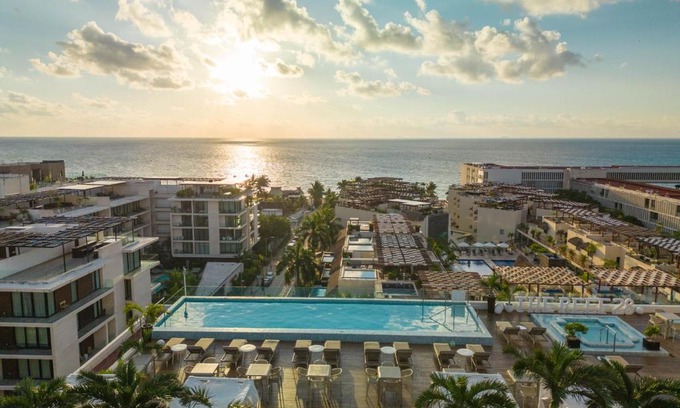 Gonzalo Guerrero Hotel | The Reef 28 Hotel & Spa - Luxury Adults Only - All Suites - With Optional All Inclusive