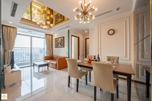 Hang Xanh Hotel | The Regal Residence at Vinhomes