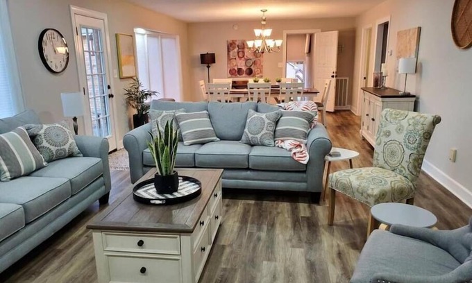 Clarksville Casa | The Residence at Hilltop Acres - Clarksville, TN (1335 Whitt Ln)