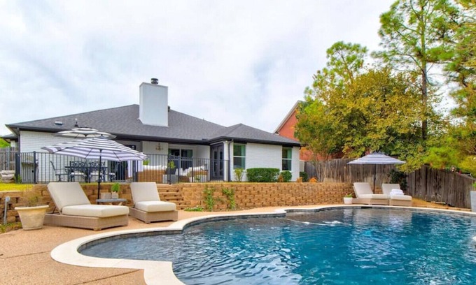 South Arlington Casa | THE Residence at Seven6 w/Pool+