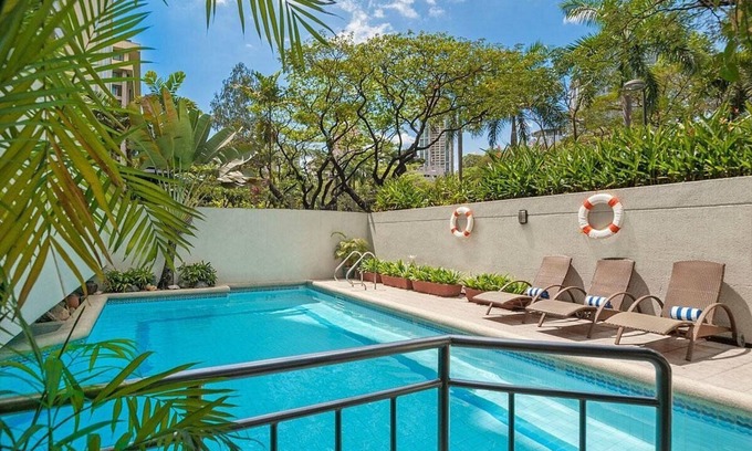 Urdaneta Hotel | The Residences Olympia