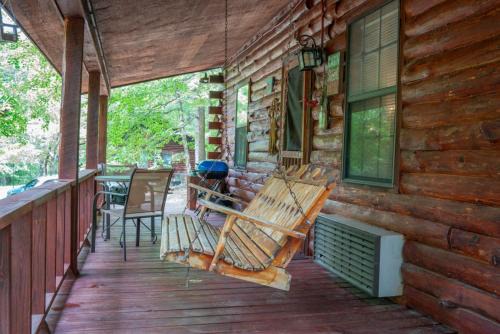 Eureka Springs Casa | The Rest and Relxation Cabin
