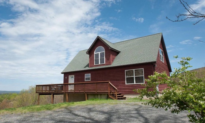 Berkeley Springs Casa | The Retreat at Upland Trail - Private | View | Fireplace | Game room | Fire pit