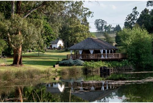 Curry's Post Cabina | The Retreat Country Lodge