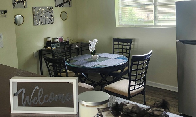 Cuthbert Casa | The Retreat on Blakely Street