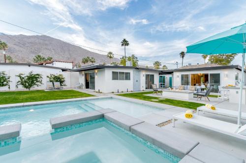 Tahquitz River Estates Casa | The Retreat on Mesquite - 5BR Perfect Group Getaway