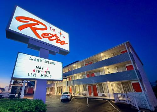 Branson Theater District Hotel | The Retro Hotel