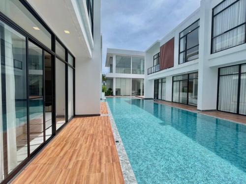 North Pattaya Villa | The Rich Garden