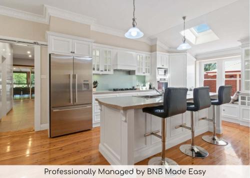 Turvey Park Casa | The Richardson - Spacious Entertaining, Sleeps 8