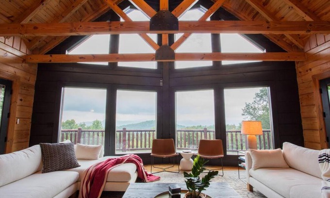 Bostic Casa | The Ridge: A Modern Cabin