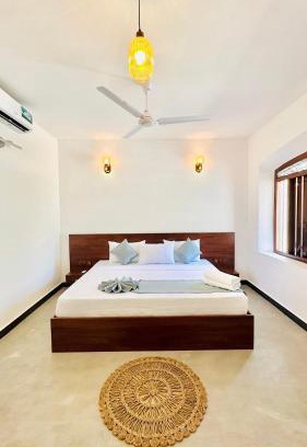 Kathaluwa Hotel | The Ridge Colonial Villa