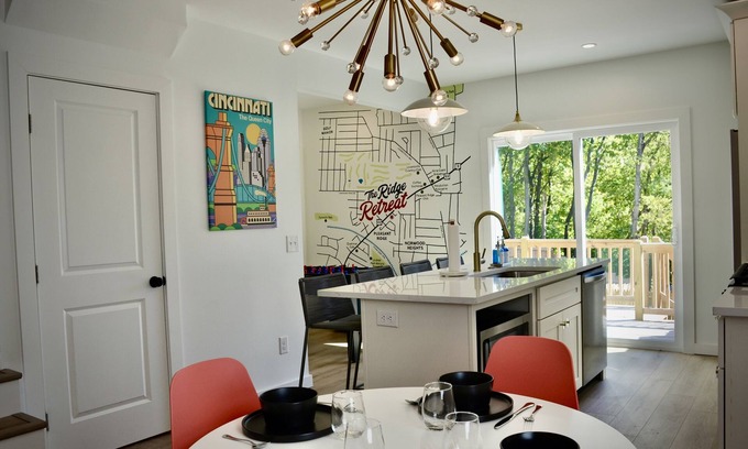 Roselawn Finance Casa | The Ridge Retreat - Walkable and HGTV designed!