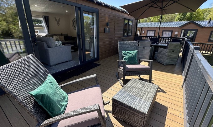 Felinfach Cabaña | THE RIDGEWAY, pet friendly, with a garden in Llanarth