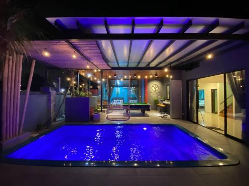 Taman Daya Casa | The Riimbun . Private Pool . BBQ . Karaoke