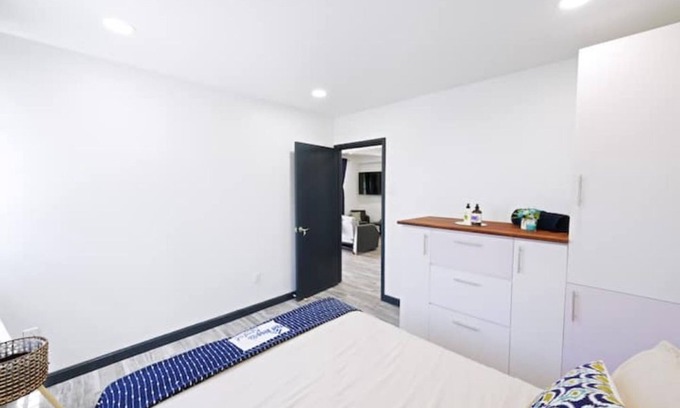 Oistins Apartamento | The Rise at Kendal- Modern Apartment with Pool