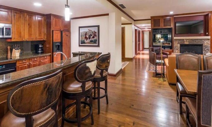 Aspen Casa | The Ritz-Carlton Club, 3 Bedroom Residence 8202, Ski-in & Ski-out Resort in Aspen Highlands