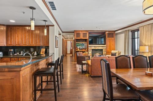 Aspen Casa | The Ritz-Carlton Club, 3 Bedroom Residence 8308, Ski-in & Ski-out Resort in Aspen Highlands