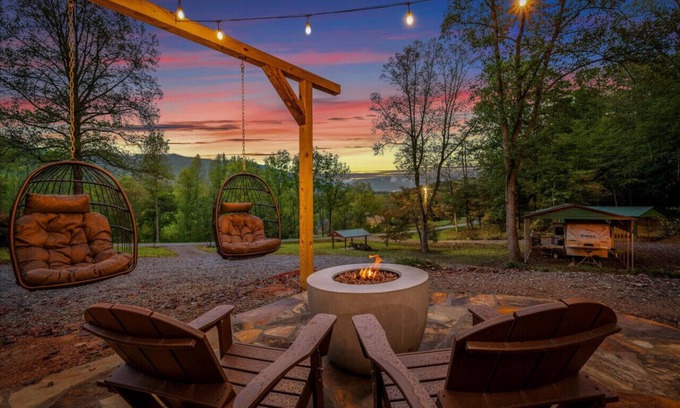 Hayesville Casa | The Ritz Carlton of Tiny Cabins w/ Hot Tub / Fire Pit table