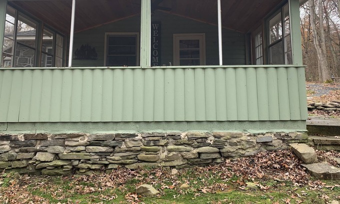 Millrift Cabaña | The River Cottage Newly renovated cottage that sits right on the Delaware River