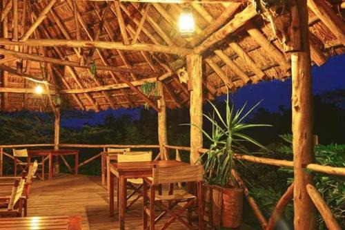 Kichwamba Cabina | The River lodge