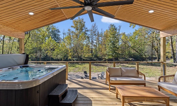 Hot Springs Cabina | The River Nest-Hot Tub & River View