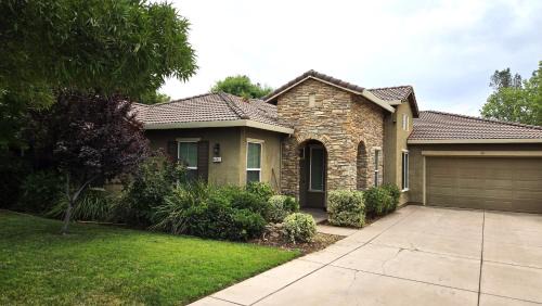 South Bechelli Casa | The Rivercrest Branch House - Close to Costco, Boat Ramp, Fishing, and Shopping