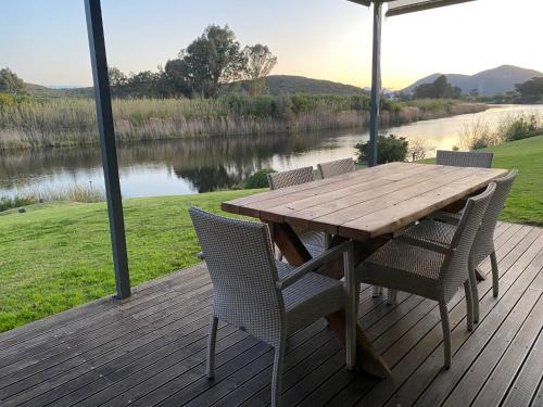 Robertson Casa | The Riverdell