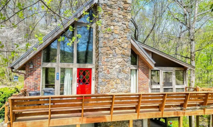 Suches Cabina | The Riverhouse at Canaan Valley - on 300 Acres
