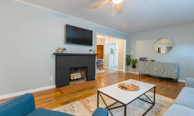 Springfield Casa | The Robberson House close to Mercy, WOW, MSU