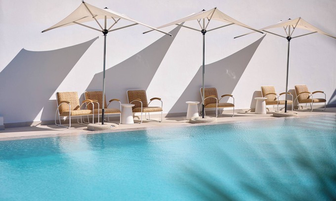 Vouliagmeni Hotel | The Roc Club, A Grecotel Hotel to Live