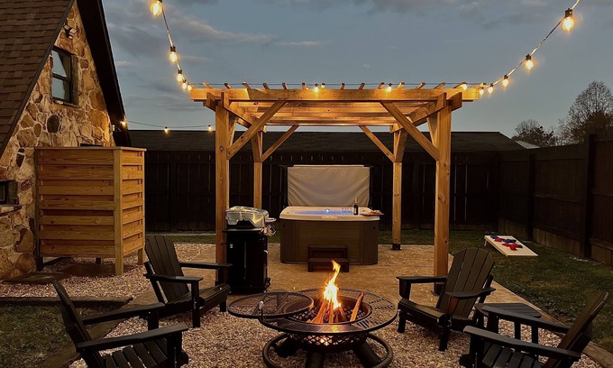 Wartburg Cabina | The Rock A-Frame - Modern, Private Patio, Location